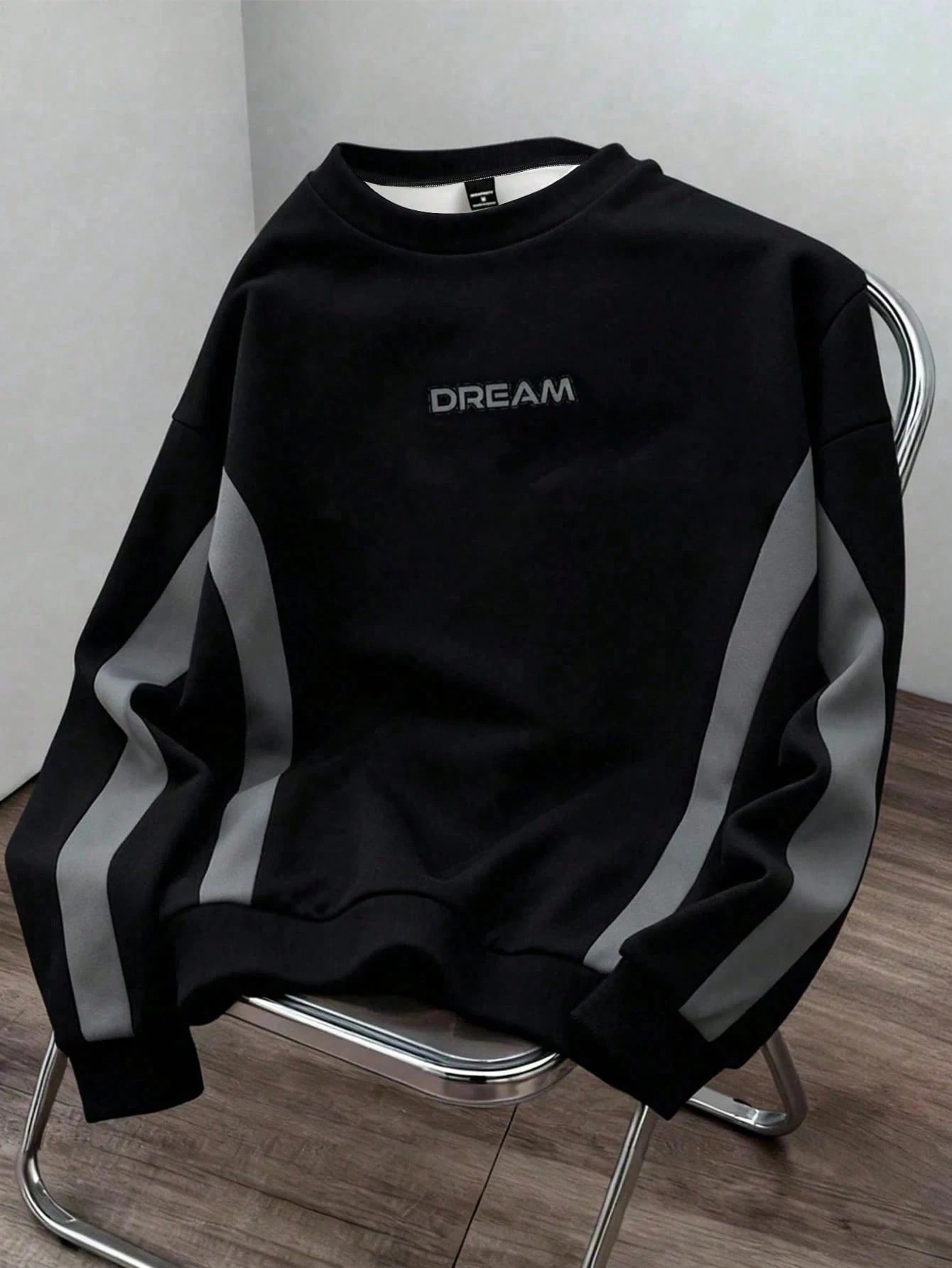 Street Fashion Guys - Sweatshirt Pria Leher Bulat Motif Huruf