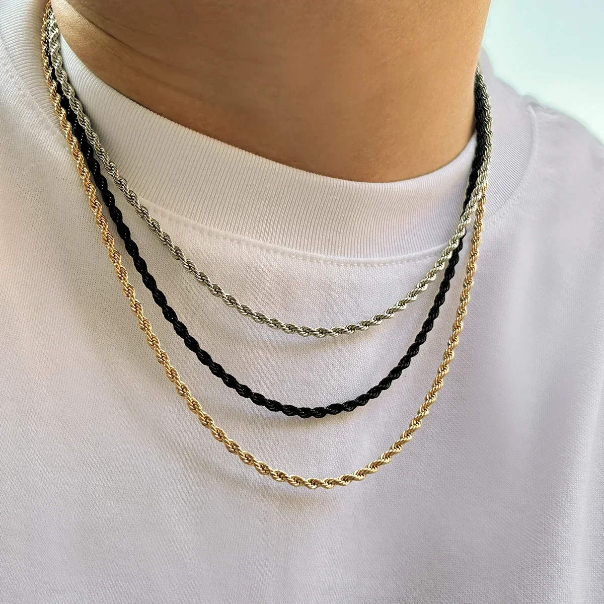 Fashion Street Singapore - Kalung Rantai Putar Warna Emas Hitam