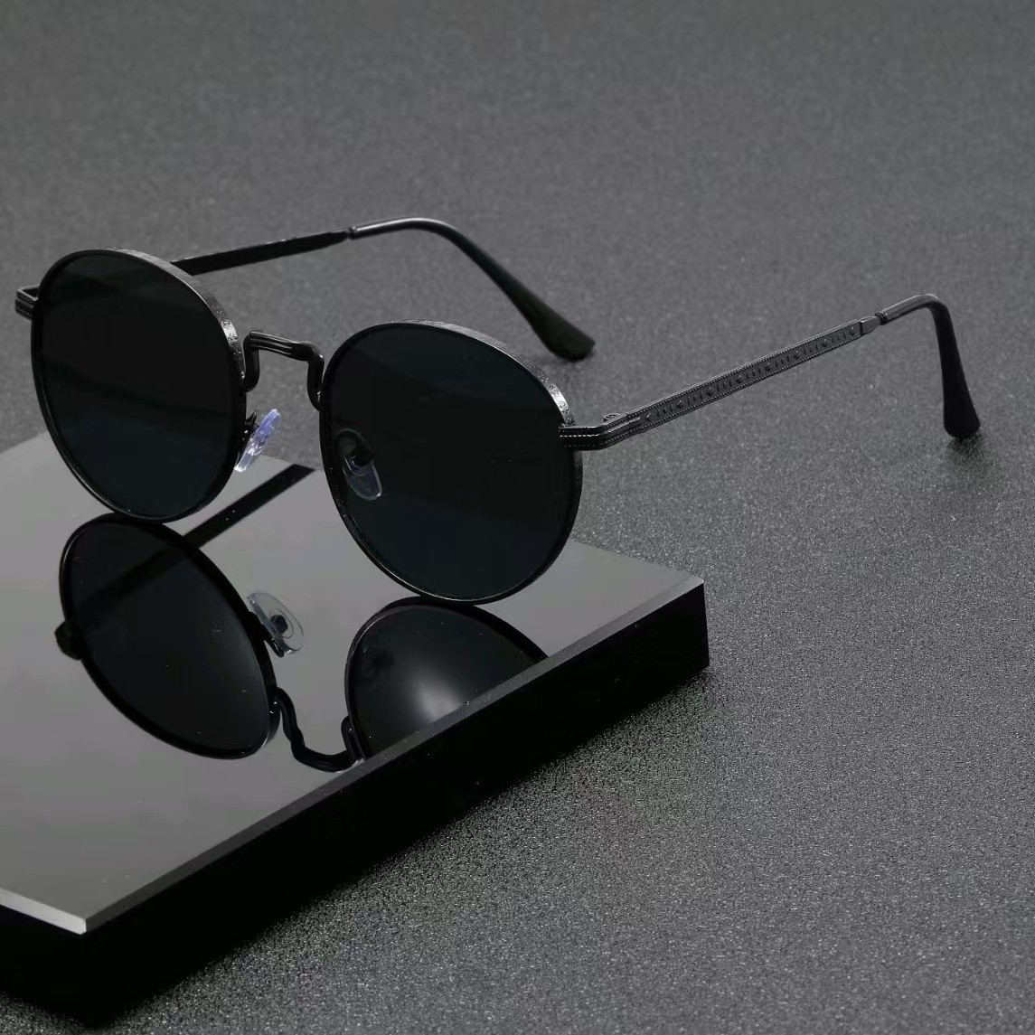 Street Fashion Brands - Kacamata Hitam Bulat Klasik Fashion Pria