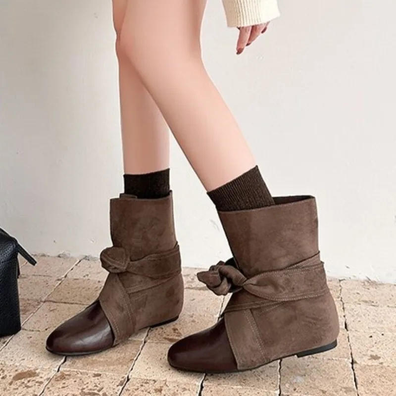 Sepatu Bot Pendek Wanita Model - Street Fashion Rome 2026 ulasan dan harga