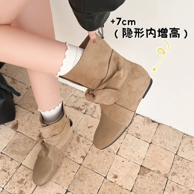 Sepatu Bot Pendek Wanita Model - Street Fashion Rome 2026 ulasan dan harga