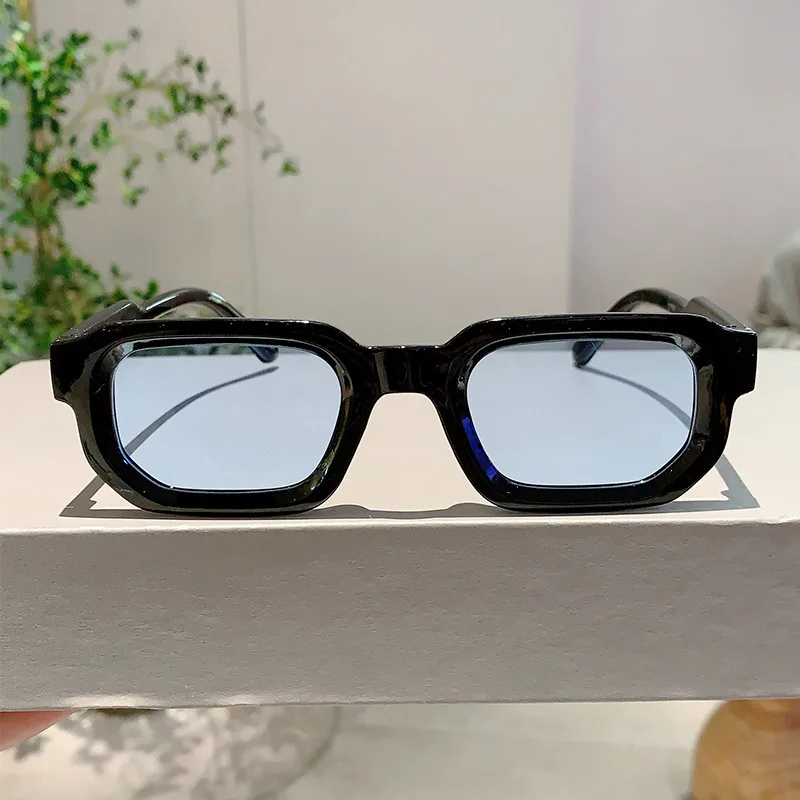 Kacamata Hitam Bingkai Persegi - Street Fashion Brands ulasan dan harga