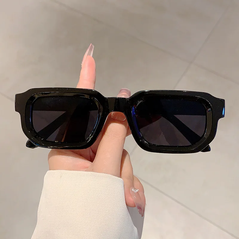 Kacamata Hitam Bingkai Persegi - Street Fashion Brands ulasan dan harga