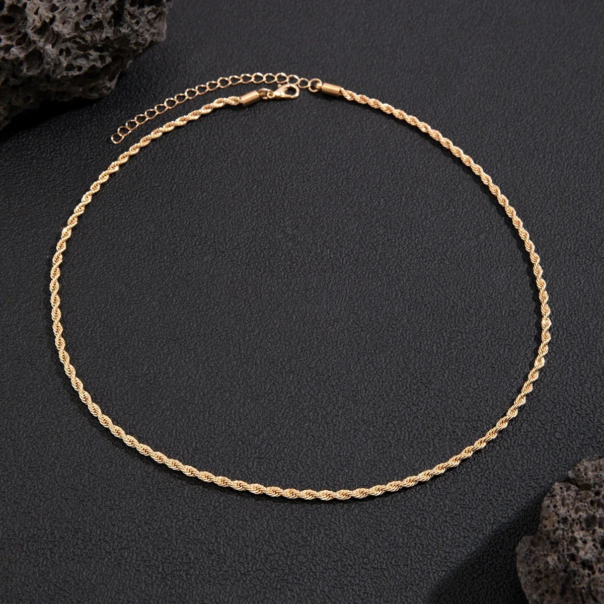 Kalung Rantai Putar Warna Emas - Fashion Street Singapore ulasan dan harga